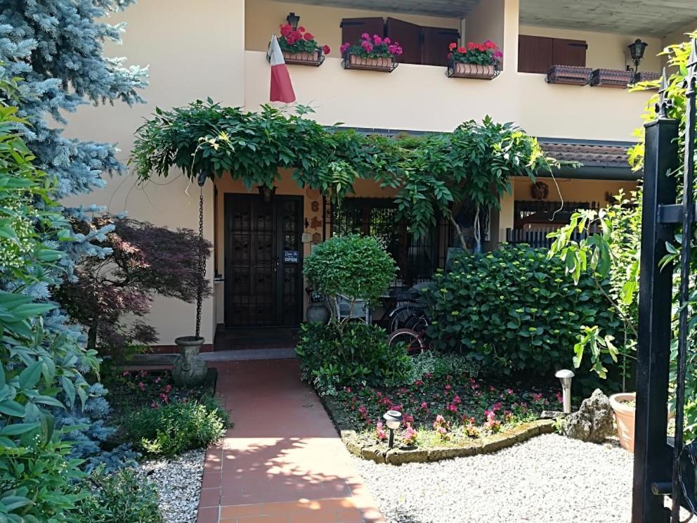 B&B L'Isola Di Casa Brembate Eksteriør bilde